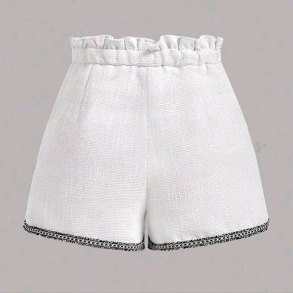 Women's black and white shorts - Picture 6 of 6